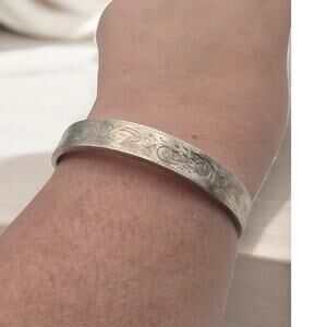 Floral Engraved Silver 925 Bangle Bracelet Vintage Classic Etched Design Elegant